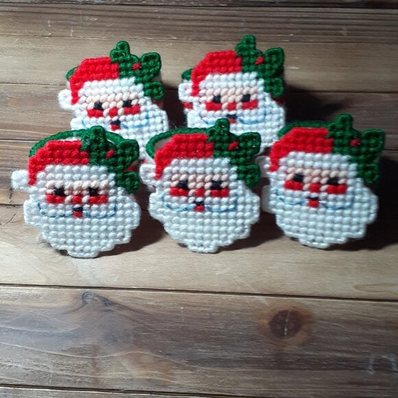 Santa Claus Plastic Canvas Napkin Rings with Holly Lot of 5 Red Green White Yarn